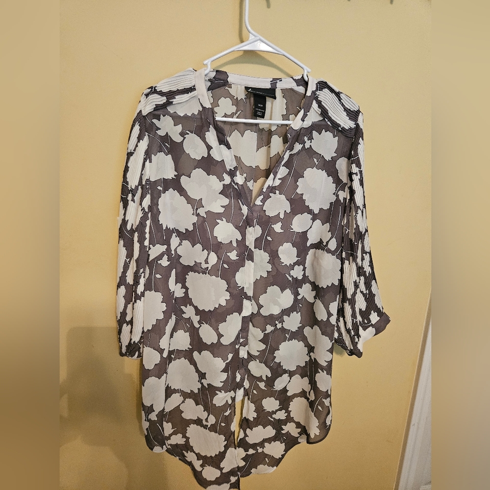 Shear floral blouse